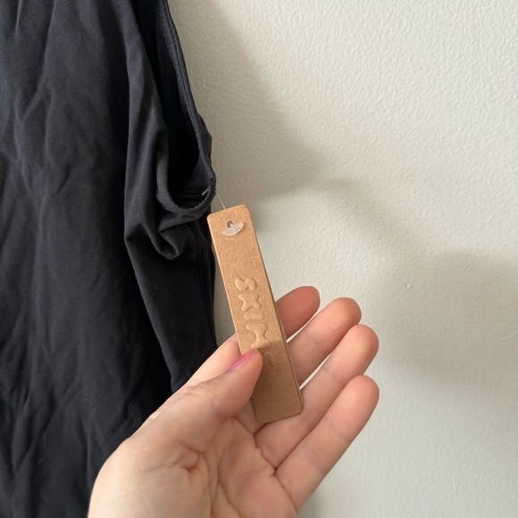 NWT SKIMS FITS EVERYBODY HIGH NECK BODYSUIT XS - Picture 5 of 7